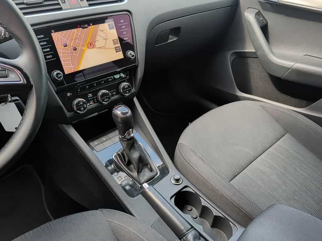 Skoda Octavia Combi TSI DSG Style Navi+ACC+eHeckkl+vir 05/2019-photo-21