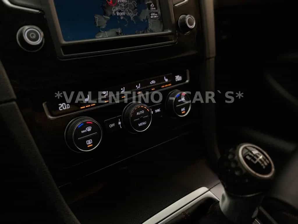 Volkswagen Golf VII Lim. GTI BiXen/Pano/Temp/Shz/19"/Leder 06/2016-photo-20