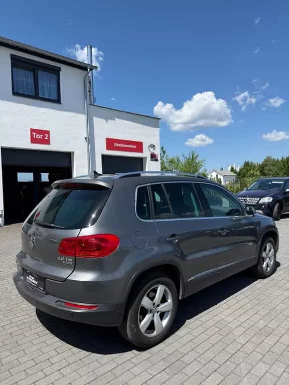 Volkswagen Tiguan Sport & Style 4Motion /AHK/PDC/TEMP/NAVI/ 12/2012-photo-3