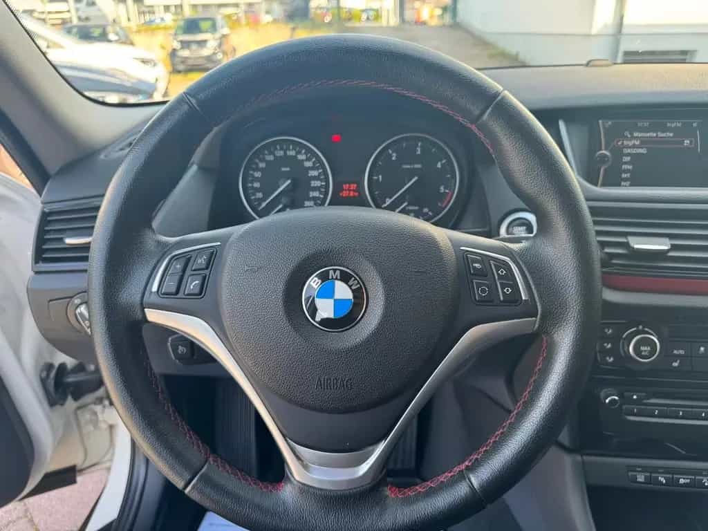 BMW X1 18 d xDrive Sportline 01/2015-photo-10