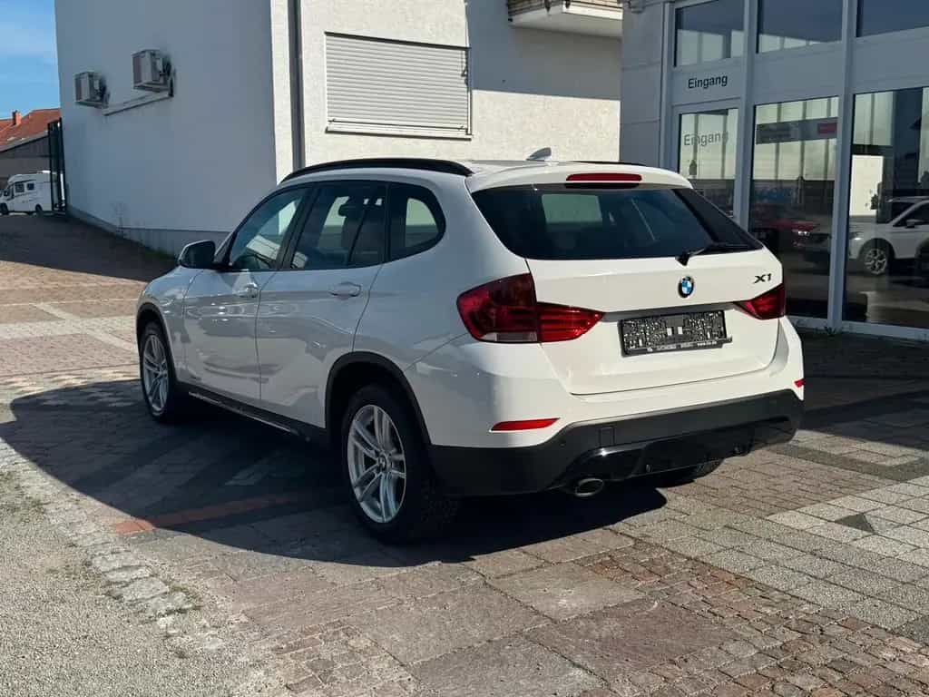 BMW X1 18 d xDrive Sportline 01/2015-photo-3