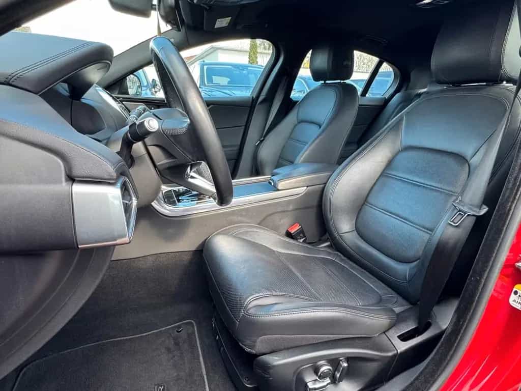 Jaguar XE S AWD Black Pack*MATRIX LED*KAMERA*SpurASSIST 01/2020-photo-12