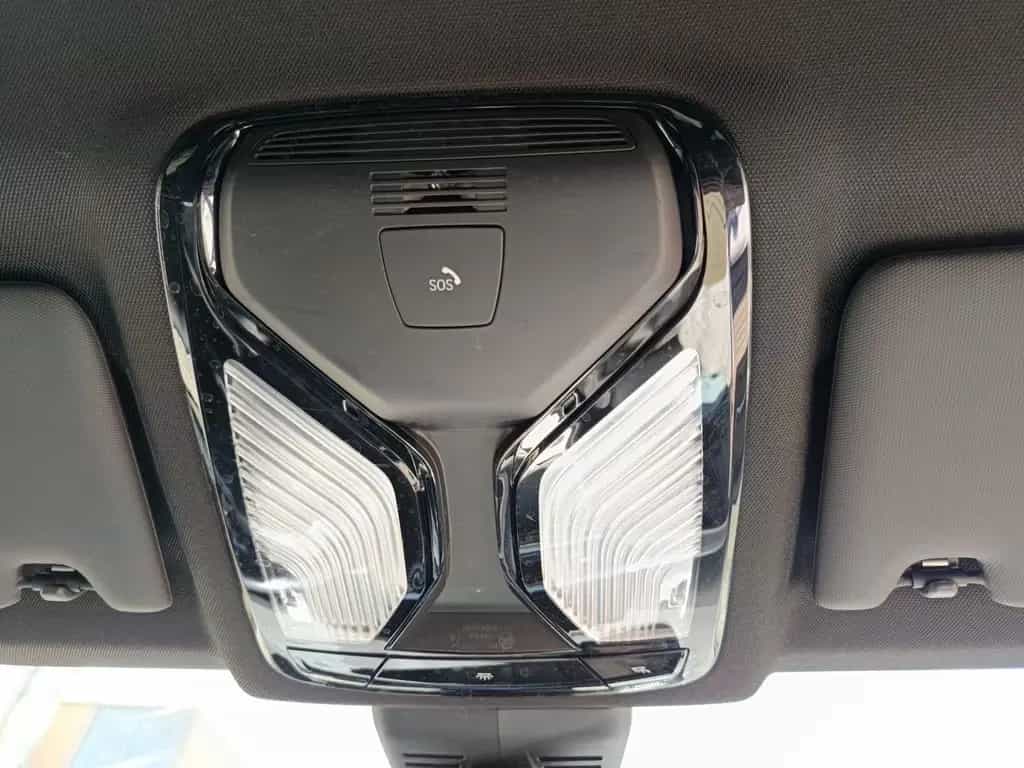 BMW 320 i xDrive Limousine+M SPORTPAKET+HEAD UP+18"AL 12/2021-photo-23