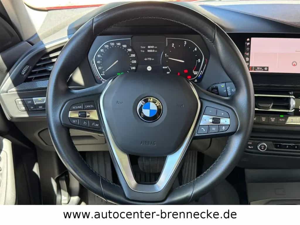 BMW 118 d Sport Line*Panorama*Allwetter*LED*AHK*PDC* 06/2020-photo-10