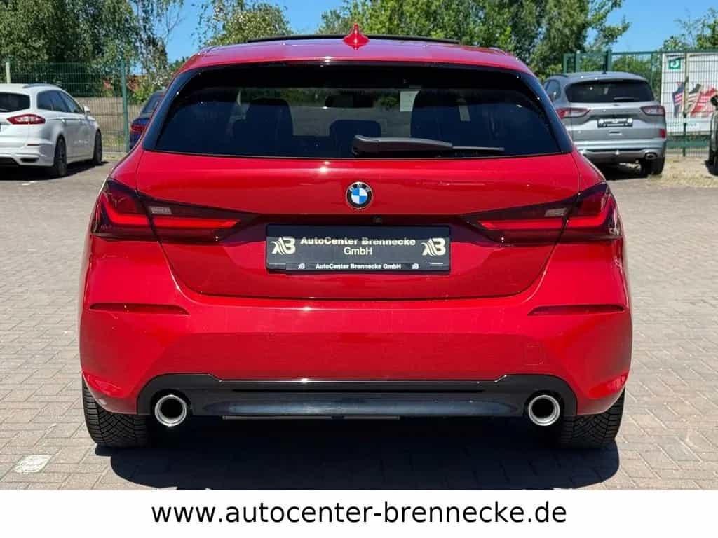 BMW 118 d Sport Line*Panorama*Allwetter*LED*AHK*PDC* 06/2020-photo-4
