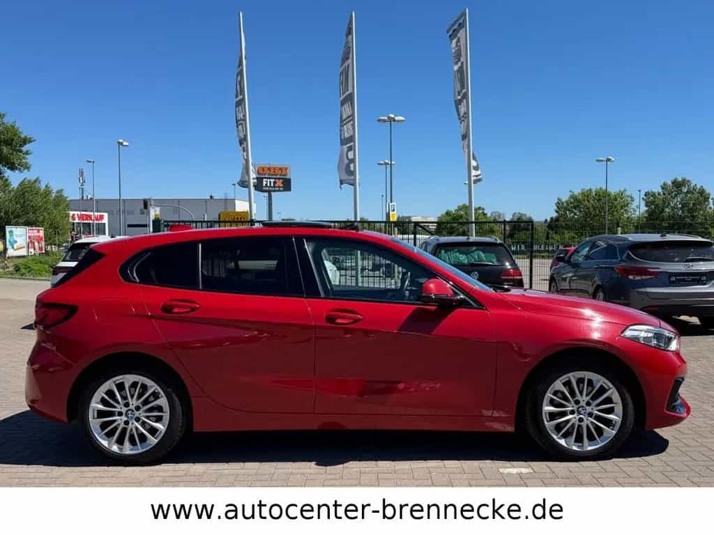 BMW 118 d Sport Line*Panorama*Allwetter*LED*AHK*PDC* 06/2020-photo-6
