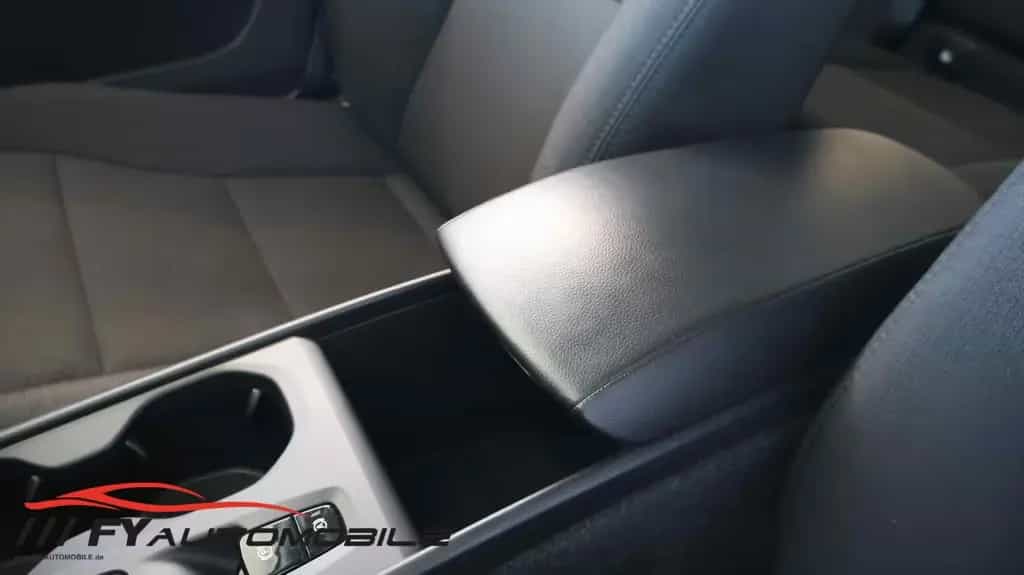 Volvo XC40 Design AWD Allrad 8xBereift Navi Garantie! 03/2019-photo-23