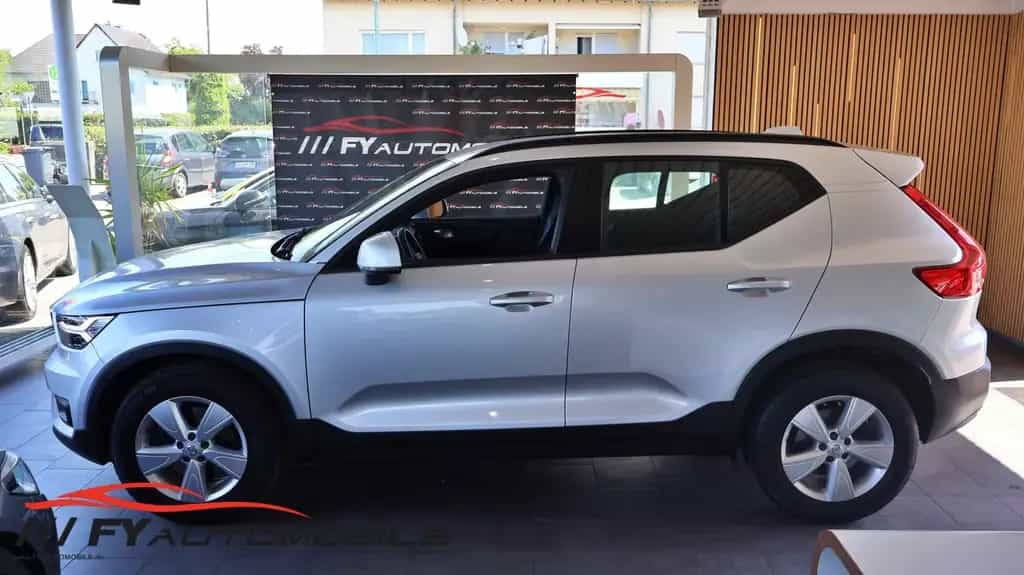 Volvo XC40 Design AWD Allrad 8xBereift Navi Garantie! 03/2019-photo-3