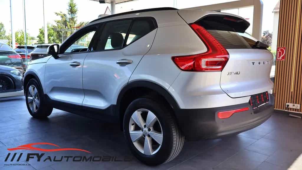 Volvo XC40 Design AWD Allrad 8xBereift Navi Garantie! 03/2019-photo-4