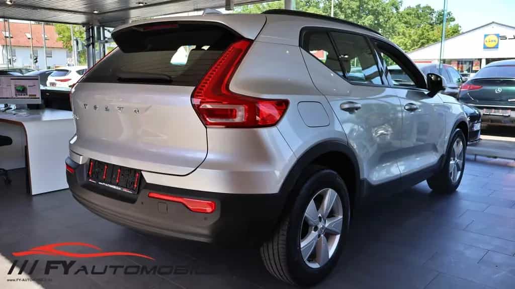 Volvo XC40 Design AWD Allrad 8xBereift Navi Garantie! 03/2019-photo-6