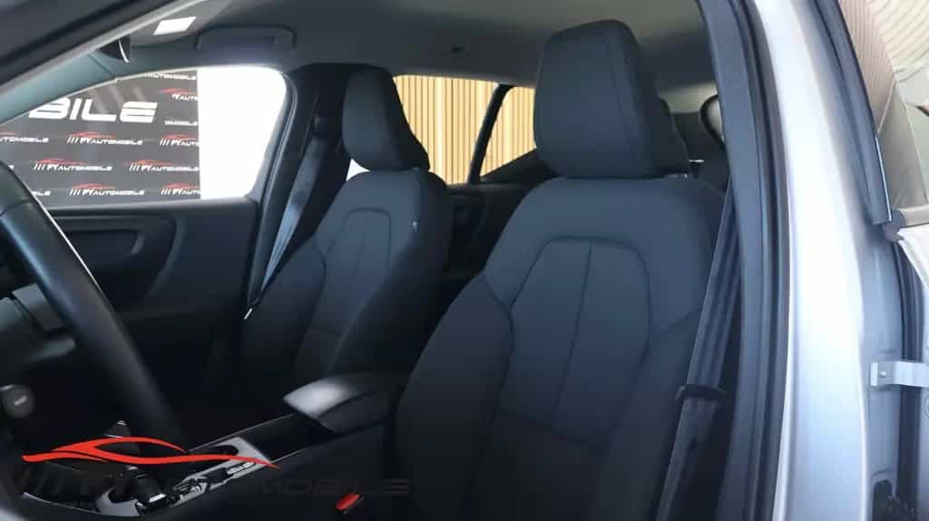 Volvo XC40 Design AWD Allrad 8xBereift Navi Garantie! 03/2019-photo-9