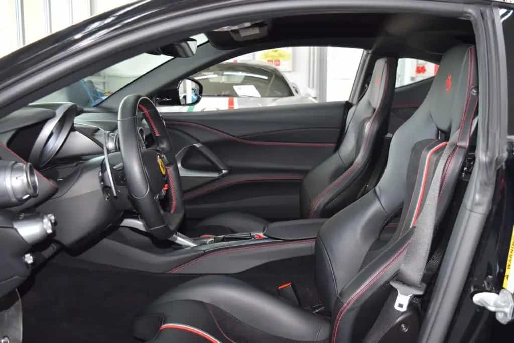 Ferrari 812 SF Lifting Racingsitze 03/2020-photo-1