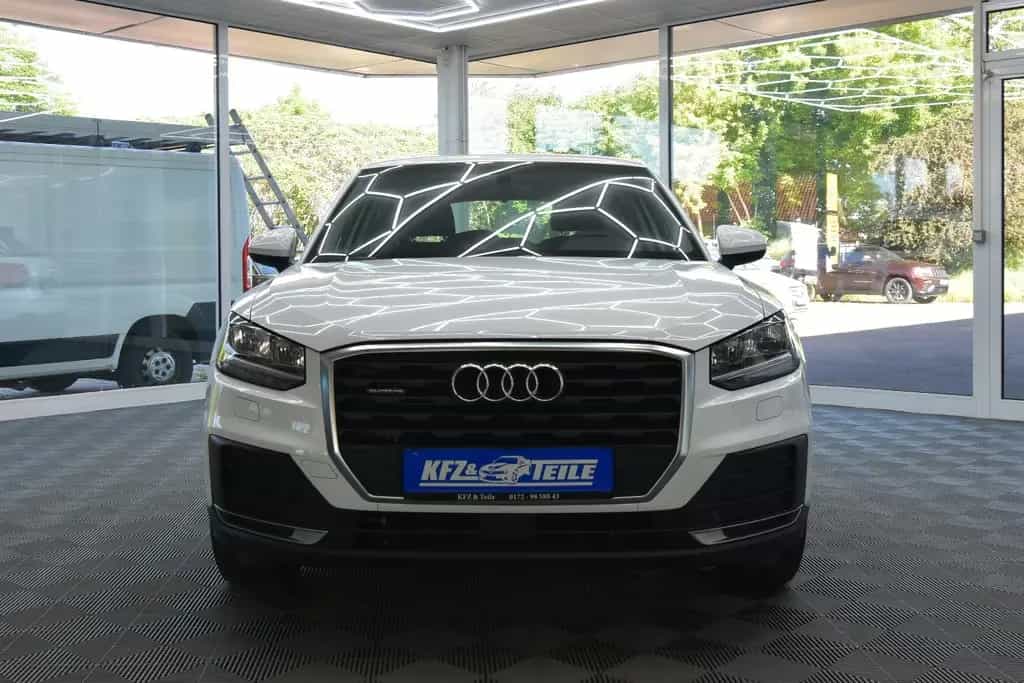 Audi Q2 quattro 1. Hand Tempomat 8x Alufelgen 05/2018-photo-1