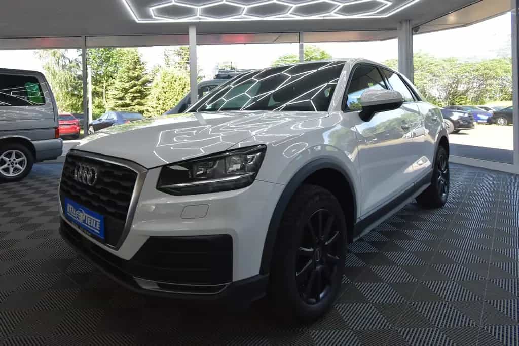 Audi Q2 quattro 1. Hand Tempomat 8x Alufelgen 05/2018-photo-2