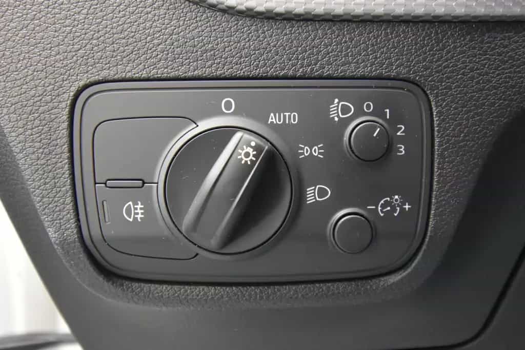 Audi Q2 quattro 1. Hand Tempomat 8x Alufelgen 05/2018-photo-22
