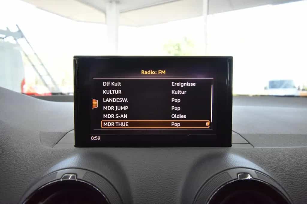 Audi Q2 quattro 1. Hand Tempomat 8x Alufelgen 05/2018-photo-28
