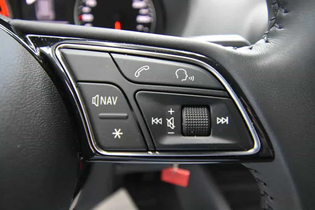 Audi Q2 quattro 1. Hand Tempomat 8x Alufelgen 05/2018-photo-29