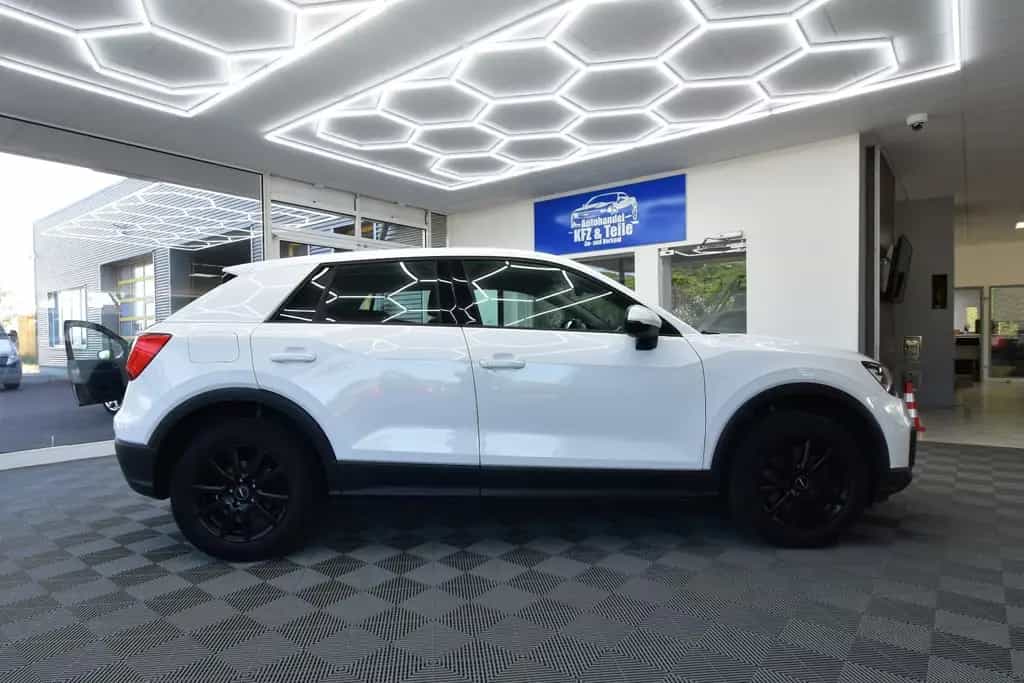 Audi Q2 quattro 1. Hand Tempomat 8x Alufelgen 05/2018-photo-3
