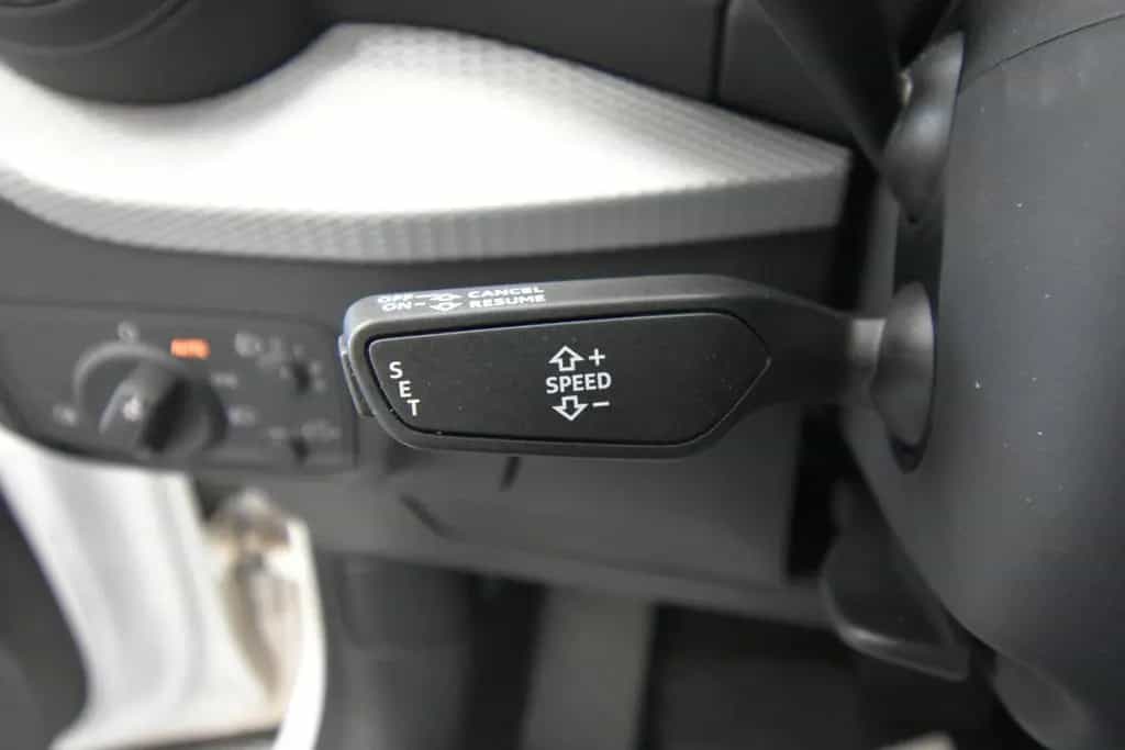Audi Q2 quattro 1. Hand Tempomat 8x Alufelgen 05/2018-photo-31