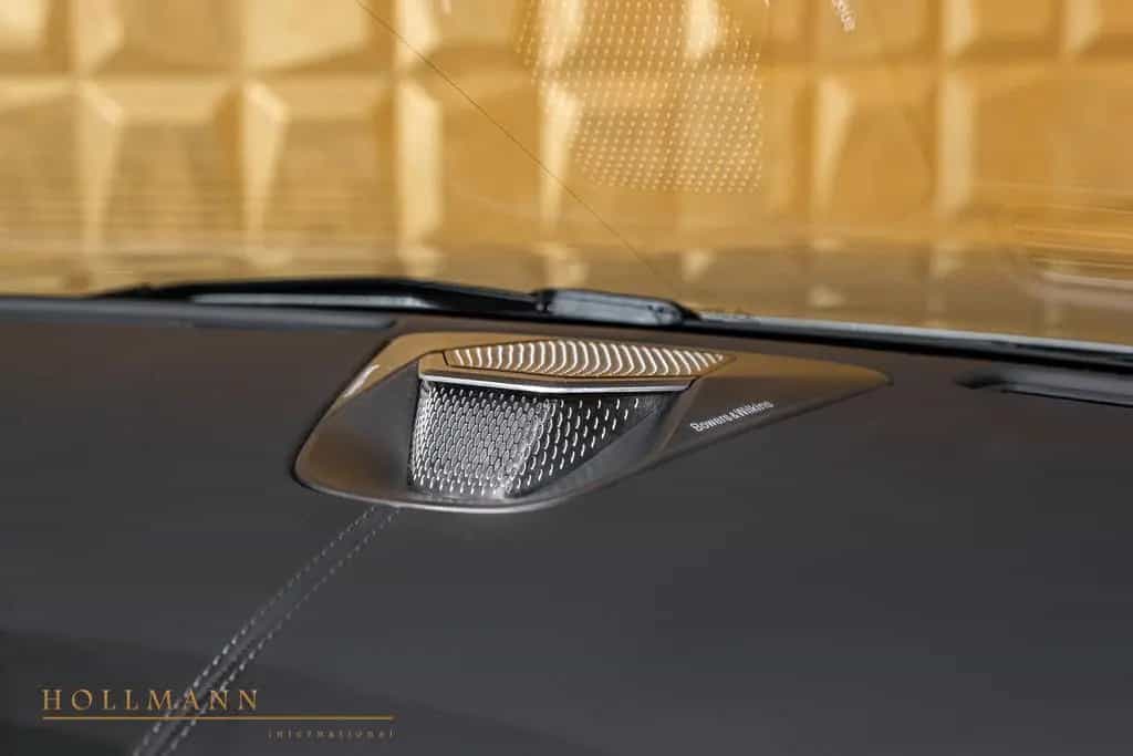 Aston Martin DB12 GOLDFINGER 007 SPECIAL EDITION null-photo-19