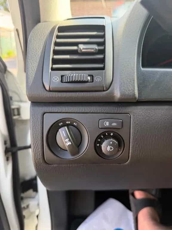 Ssangyong REXTON Rexton W Sapphire 4WD (7 Sitze) 05/2015-photo-23