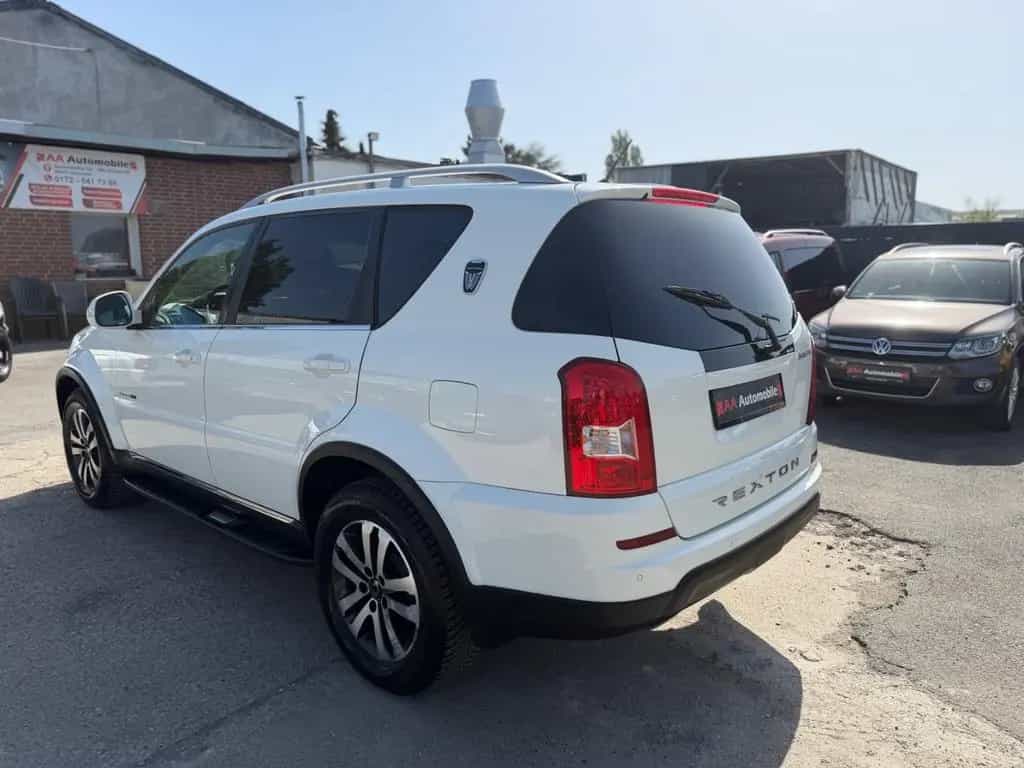 Ssangyong REXTON Rexton W Sapphire 4WD (7 Sitze) 05/2015-photo-4