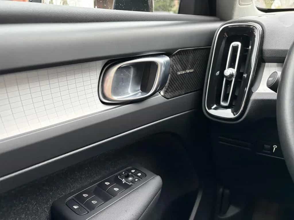 Volvo XC40 T4 Momentum Pro HARMAN/KARDON | KAMERA | NA 05/2019-photo-33