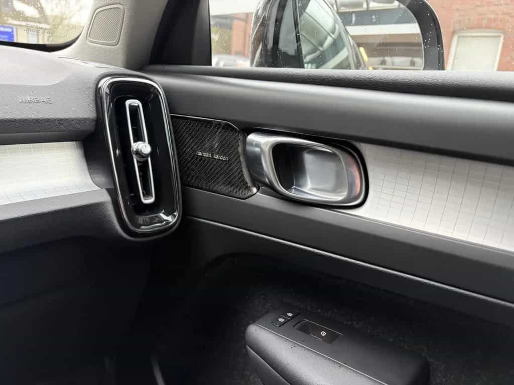 Volvo XC40 T4 Momentum Pro HARMAN/KARDON | KAMERA | NA 05/2019-photo-34