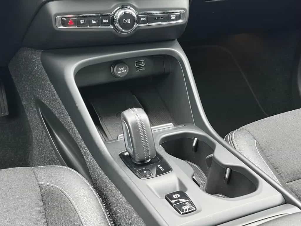Volvo XC40 T4 Momentum Pro HARMAN/KARDON | KAMERA | NA 05/2019-photo-36