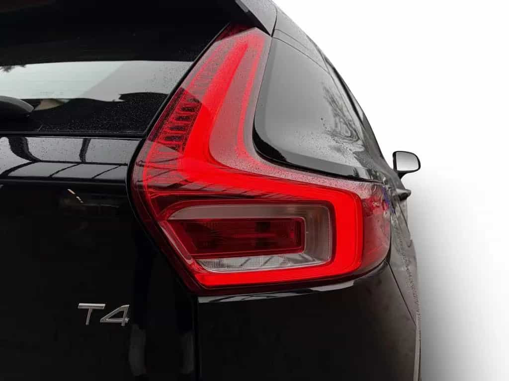 Volvo XC40 T4 Momentum Pro HARMAN/KARDON | KAMERA | NA 05/2019-photo-9