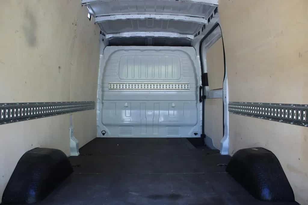 Maxus Deliver 9 2.0 Diesel L3H2  RWD (Kamera, AHK) 04/2024-photo-8