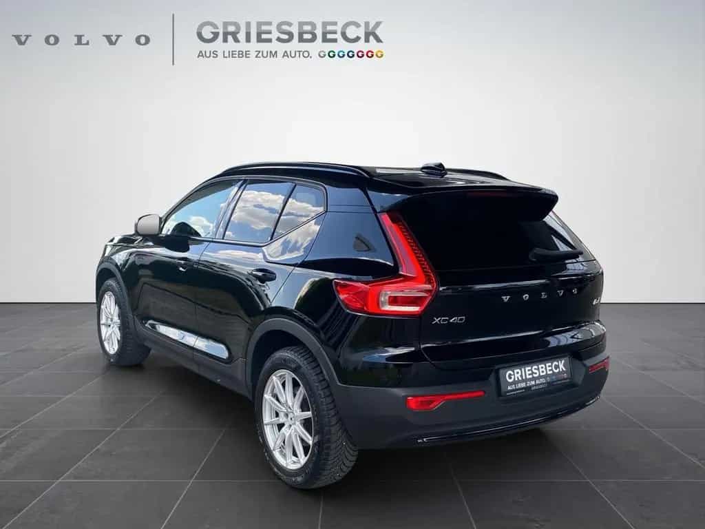 Volvo XC40 B4 Plus Dark AHK*LED*Navi*SHZ*Winterp.*Kam. 04/2023-photo-2