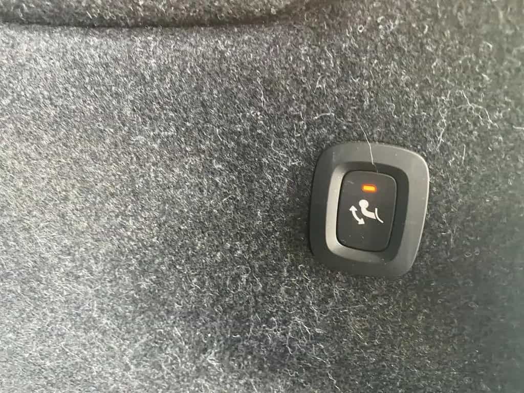 Volvo XC40 B4 Plus Dark AHK*LED*Navi*SHZ*Winterp.*Kam. 04/2023-photo-20
