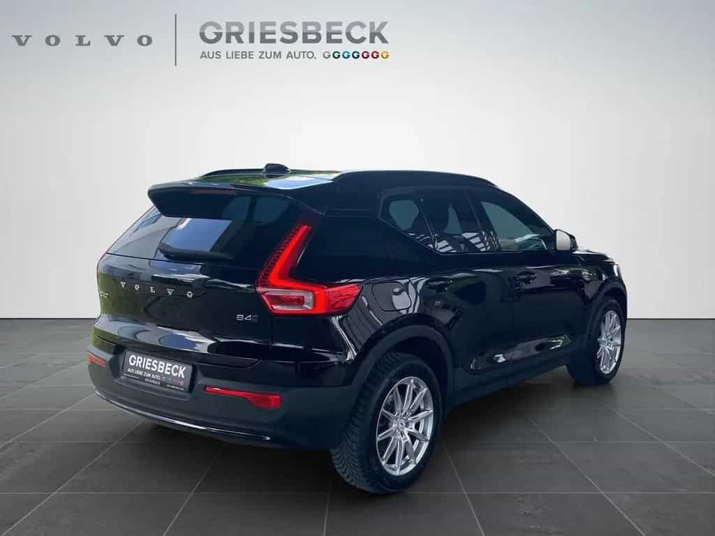 Volvo XC40 B4 Plus Dark AHK*LED*Navi*SHZ*Winterp.*Kam. 04/2023-photo-4