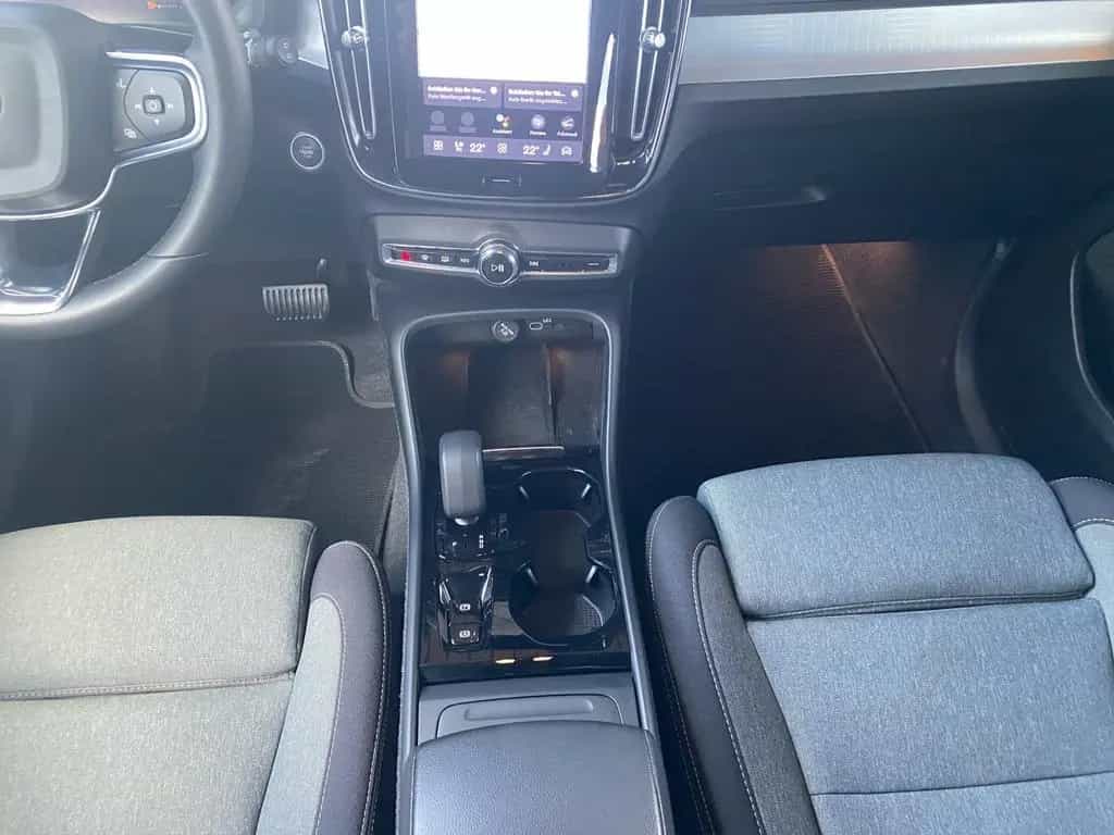 Volvo XC40 B4 Plus Dark AHK*LED*Navi*SHZ*Winterp.*Kam. 04/2023-photo-8