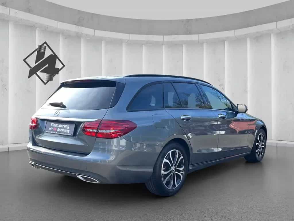 Mercedes-Benz C 300 T*Night-Paket*LED*360°-Cam*SHZ* 07/2019-photo-2