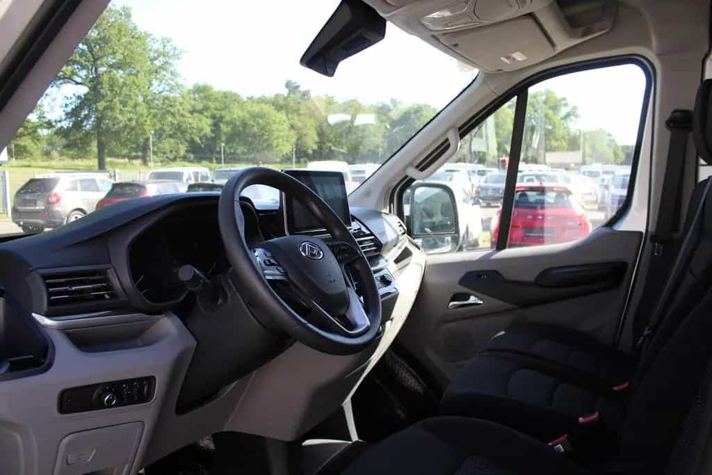 Maxus Deliver 9 Diesel L3H2 Luxury RWD  (AHK) 04/2024-photo-11