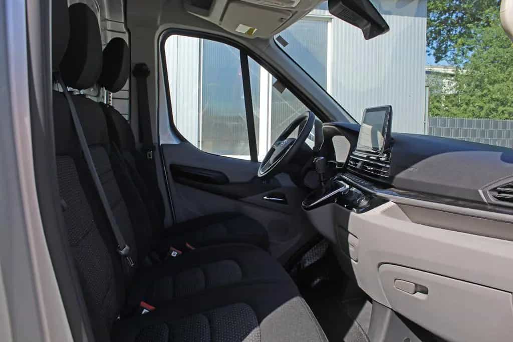 Maxus Deliver 9 Diesel L3H2 Luxury RWD  (AHK) 04/2024-photo-13