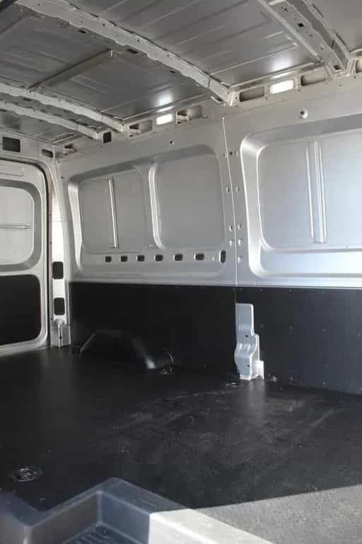 Maxus Deliver 9 Diesel L3H2 Luxury RWD  (AHK) 04/2024-photo-8