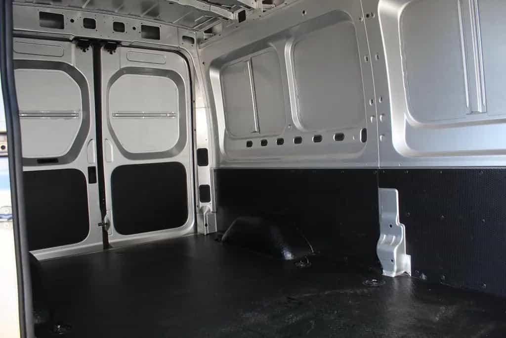 Maxus Deliver 9 Diesel L3H2 Luxury RWD  (AHK) 04/2024-photo-9