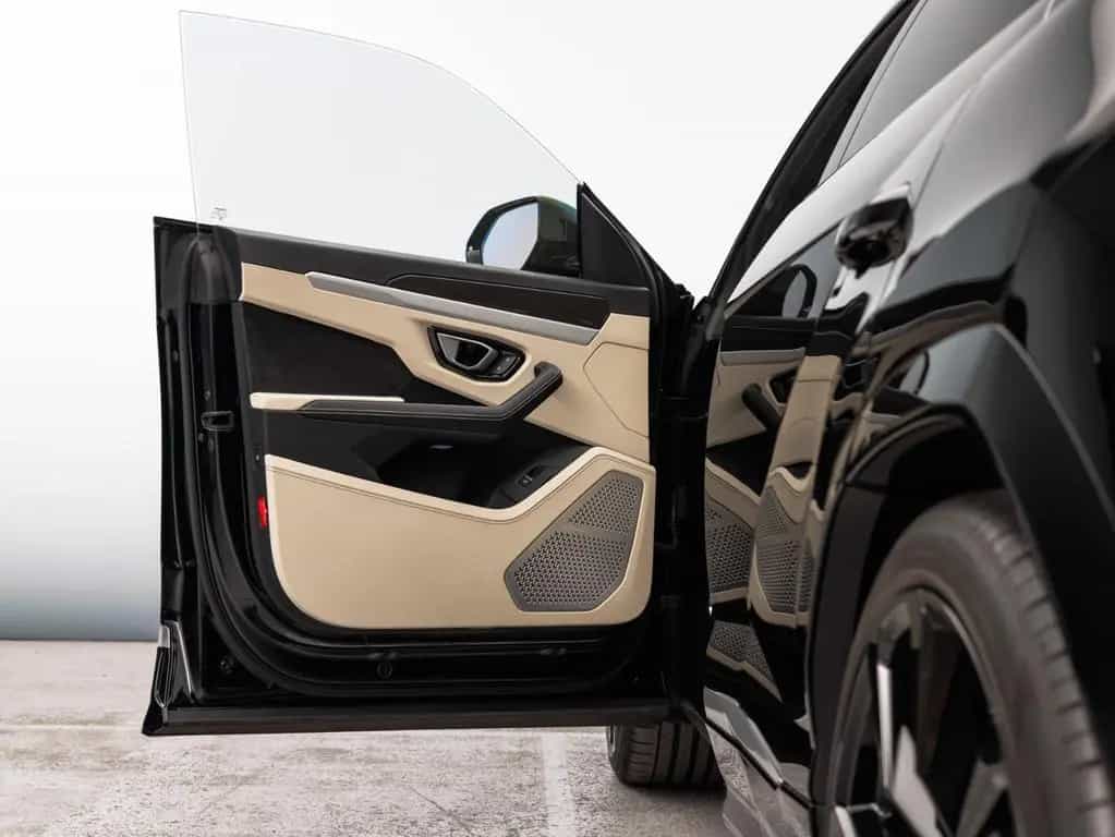 Lamborghini Urus MY20 03/2020-photo-12