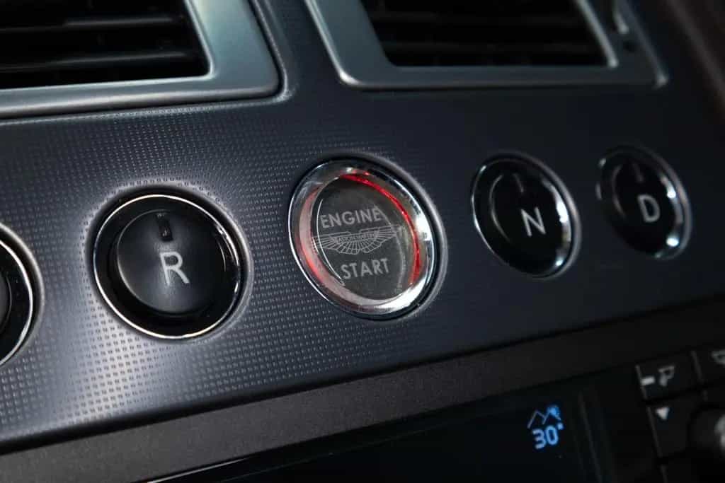 Aston Martin V8 Vantage Roadster 4.3L | Doppelkupplung 03/2007-photo-22