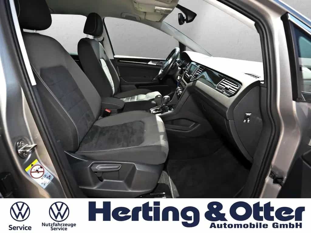 Volkswagen Golf Sportsvan Highline Sport AHK PDC Temp Radio 08/2017-photo-5