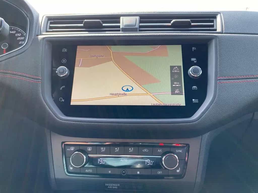 Seat Arona FR 1.5 TSI AHK+LED+NAVI+KLIMA+PARKLENK+SHZ 07/2018-photo-16