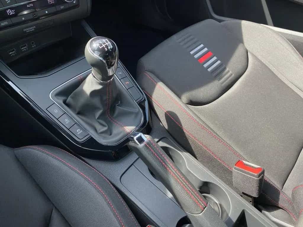 Seat Arona FR 1.5 TSI AHK+LED+NAVI+KLIMA+PARKLENK+SHZ 07/2018-photo-18