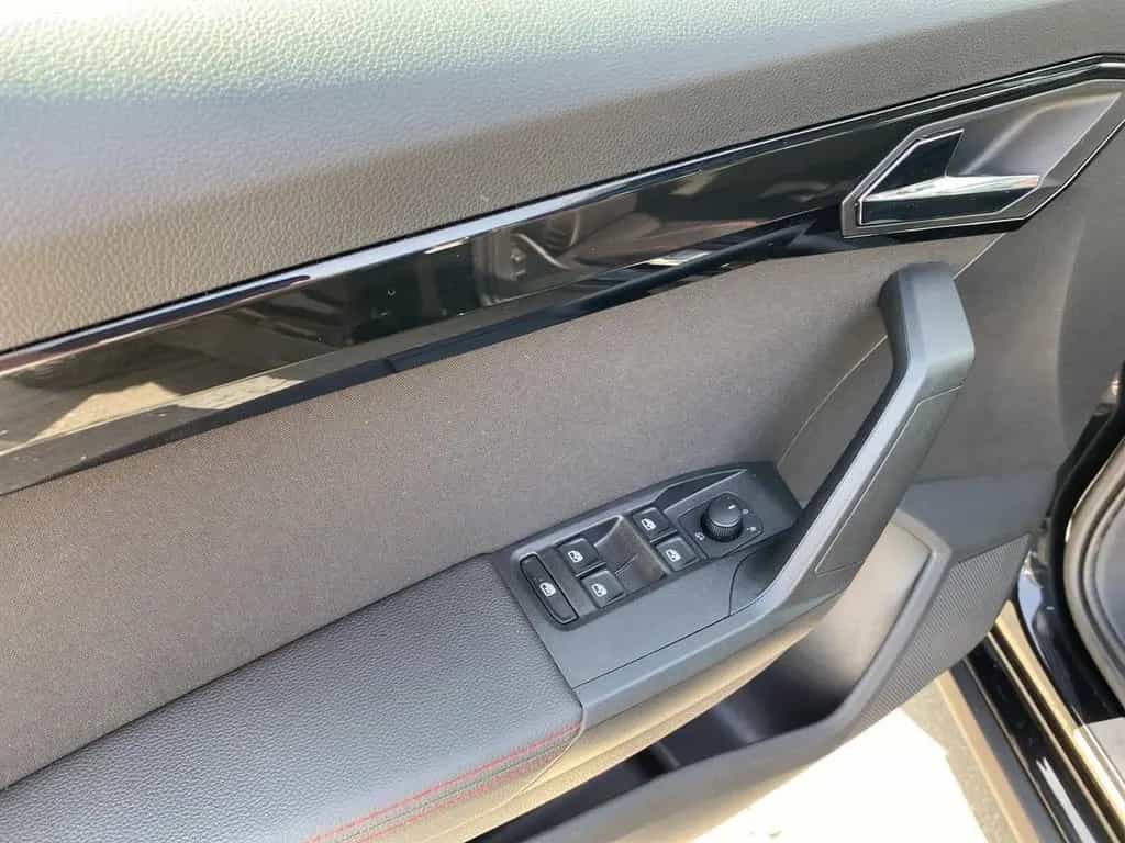 Seat Arona FR 1.5 TSI AHK+LED+NAVI+KLIMA+PARKLENK+SHZ 07/2018-photo-19