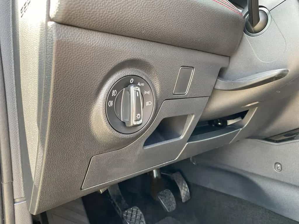 Seat Arona FR 1.5 TSI AHK+LED+NAVI+KLIMA+PARKLENK+SHZ 07/2018-photo-20
