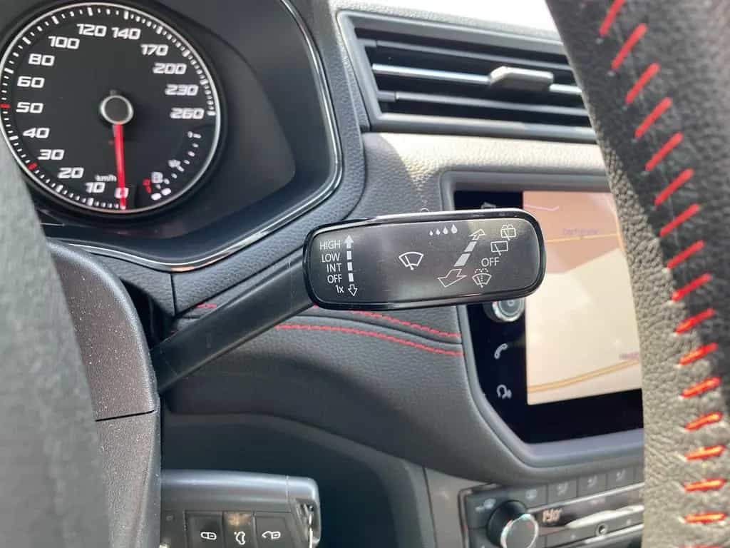 Seat Arona FR 1.5 TSI AHK+LED+NAVI+KLIMA+PARKLENK+SHZ 07/2018-photo-32