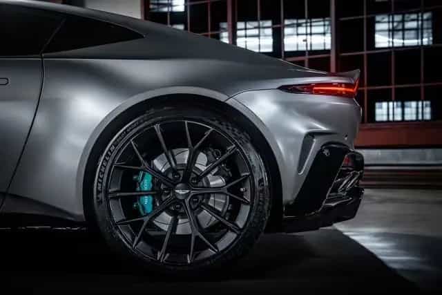 Aston Martin V8 Vantage MY25 BOWERS&WILKINS|SAMMLERFAHRZEUG 09/2024-photo-10