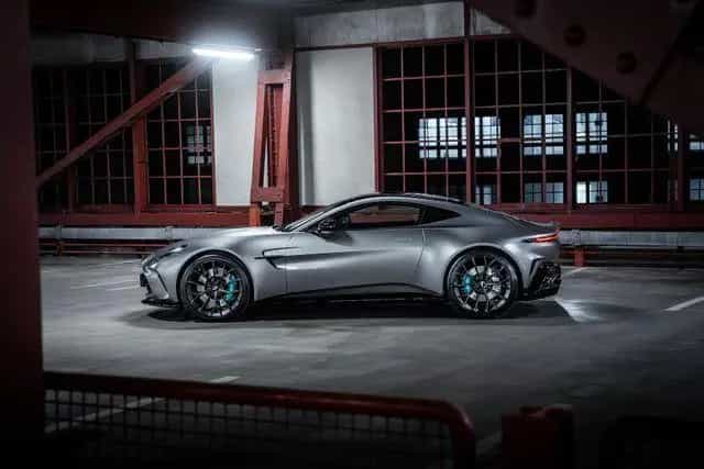 Aston Martin V8 Vantage MY25 BOWERS&WILKINS|SAMMLERFAHRZEUG 09/2024-photo-11